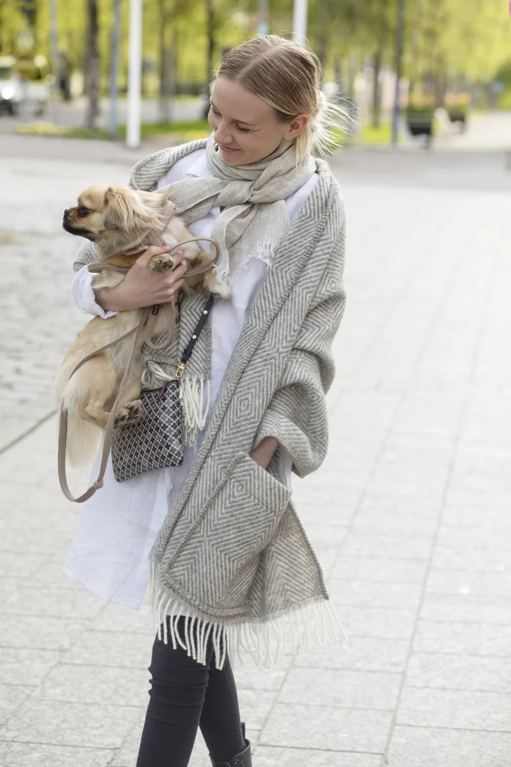 MARIA Pocket Shawl Brown/White