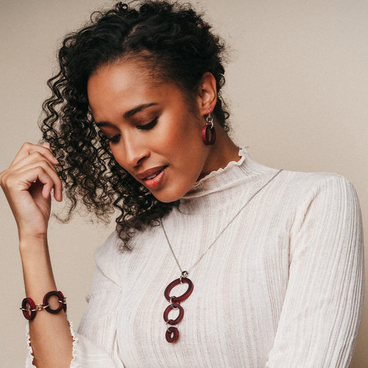 Järviruoko Earrings - Plum Red