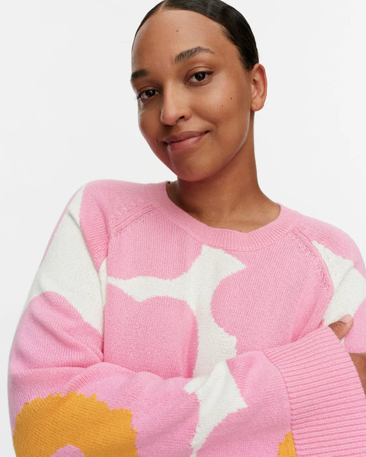 Loitsu Unikko Knitted Pullover. Light Pink, Orange