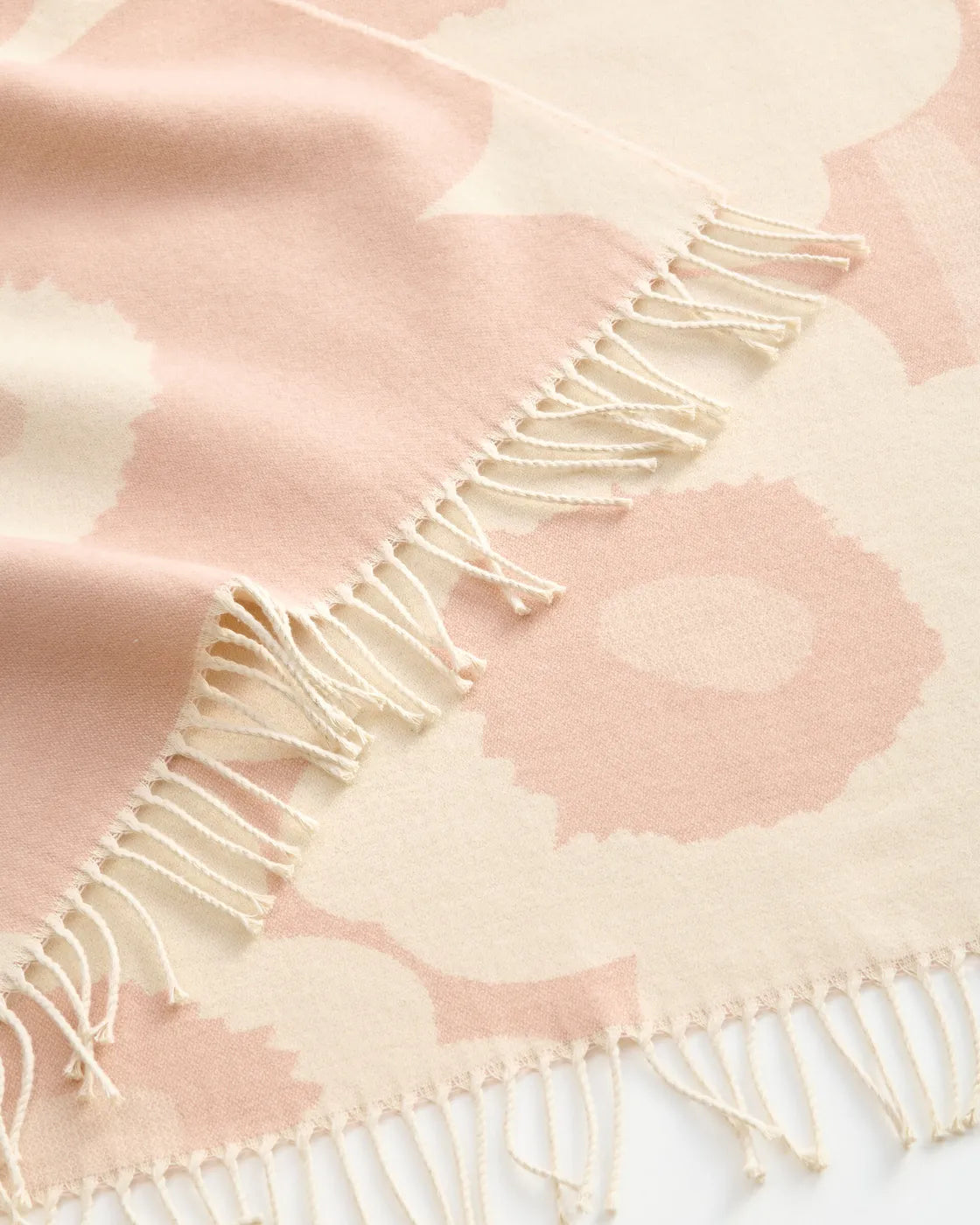 Salmon Unikko Throw Blanket