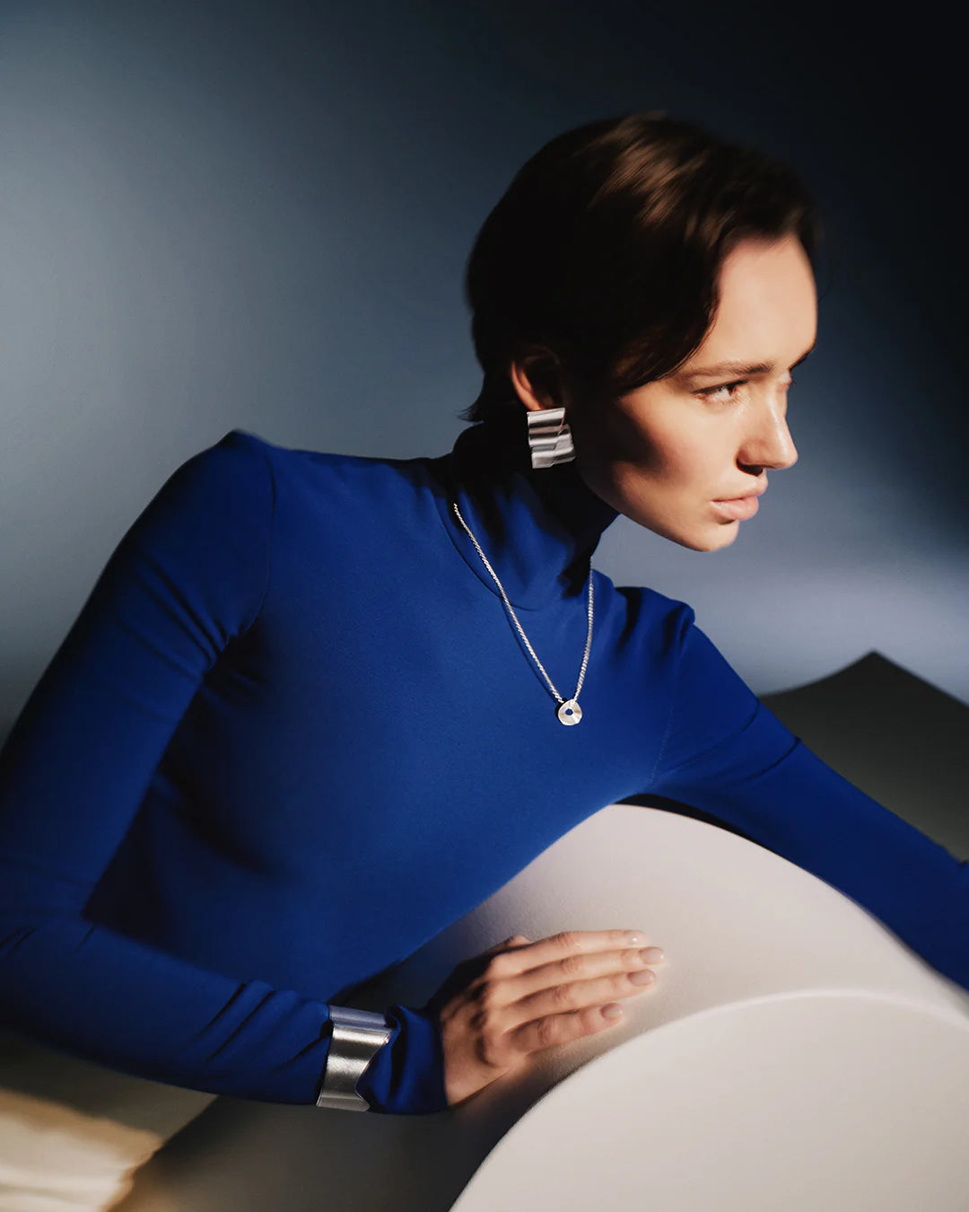 Alluring pendant silver