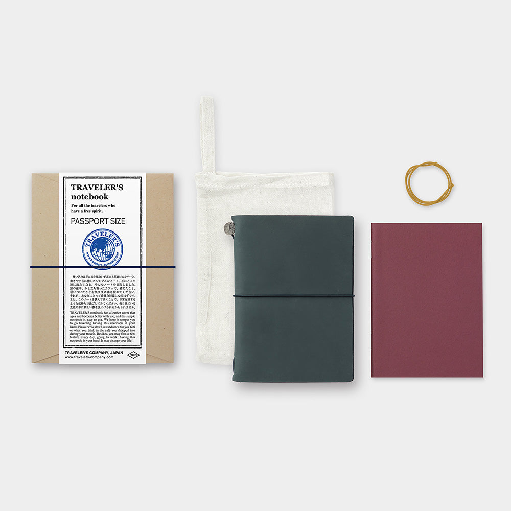 Traveler’s Notebook Passport Size Starter Kit - Blue