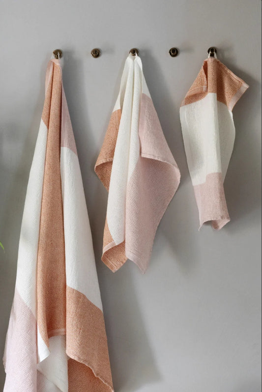 TERVA Linen Towel, White Rust Rose
