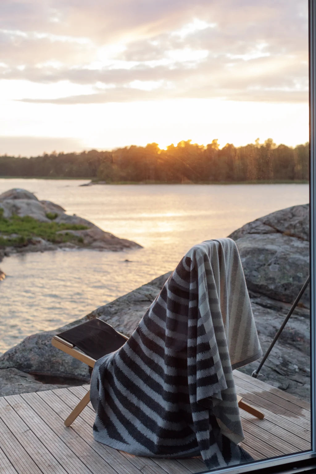 Metsälampi Wool Blanket
