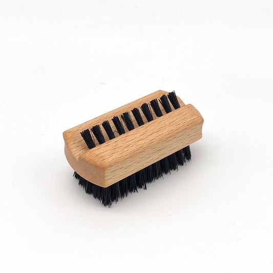 Keller Bürsten Travel-Size Hand & Nail Brush – Oiled Beechwood & Black Natural Bristles