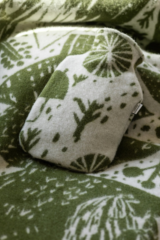 Metsikkö Hot Water Bottle Olive-White