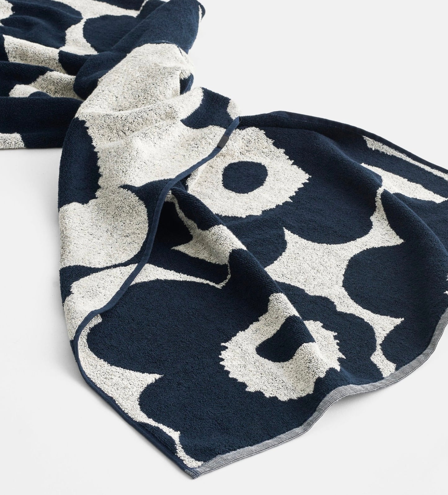 Unikko bath Towel, Navy / White